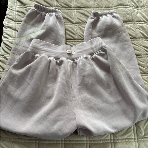 Nike Soft Gray / purple Joggers - Picture 6 of 8